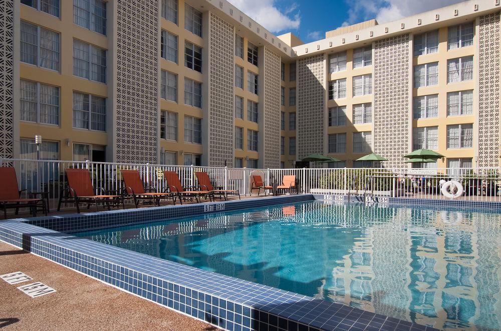 Courtyard Miami Coral Gables Hotel Exterior foto