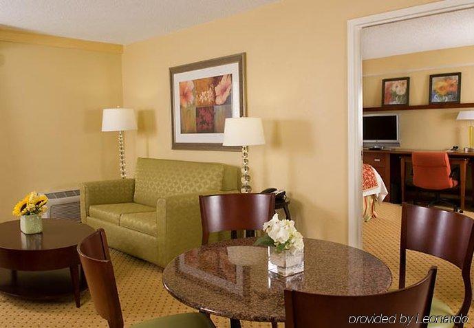 Courtyard Miami Coral Gables Hotel Quarto foto