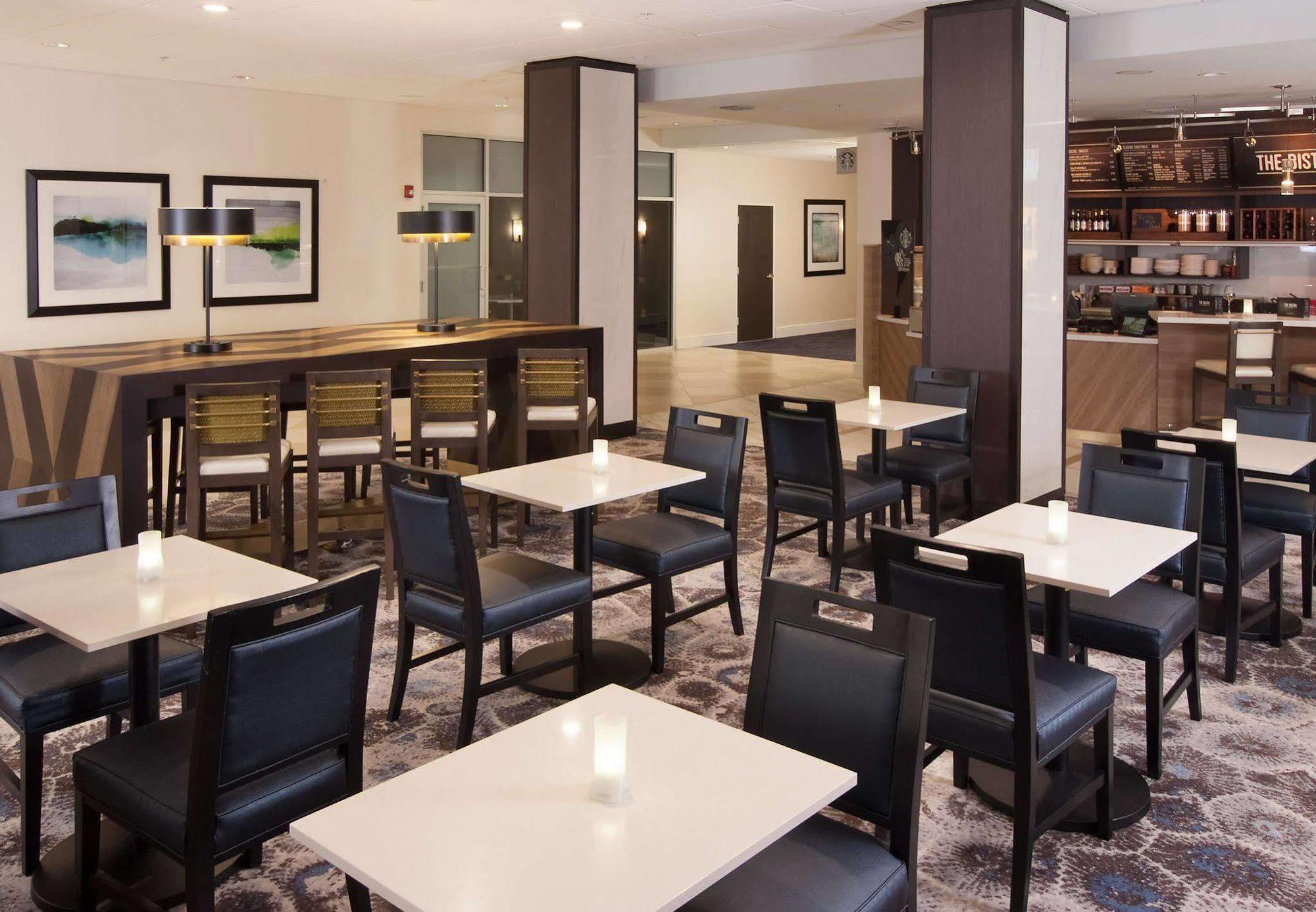 Courtyard Miami Coral Gables Hotel Exterior foto